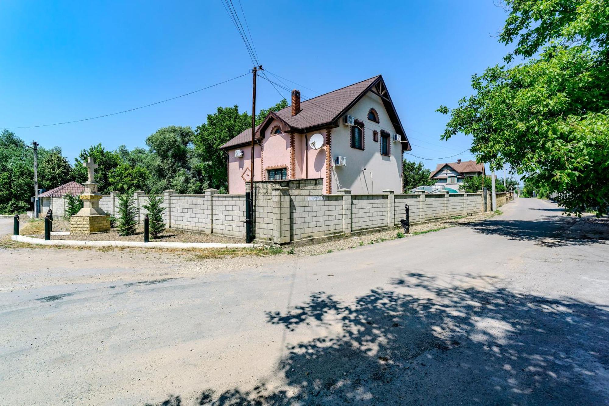 в думбраве с террасой, 5 мин от города Villa Chişinău